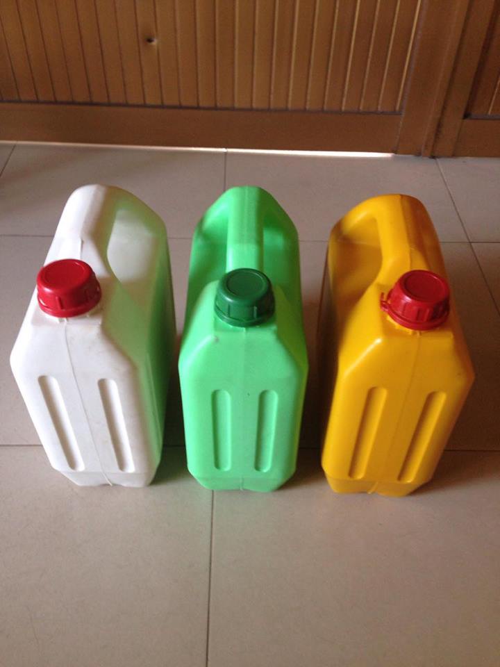 Bộ can nhựa cỡ nhỏ nhiều màu